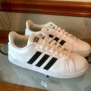 Adidas Sneakers